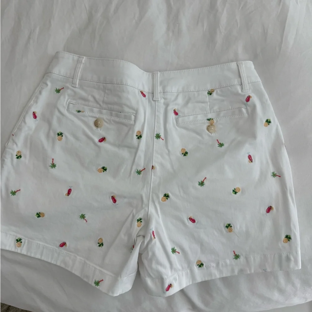 Tommy Bahama Boracay® Tropical Toss Embroidered 5-Inch Shorts.  Size 6 - Picture 6 of 9